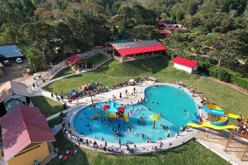 Der Swimmingpool an oder in der Nähe von Fundo Hassinger
