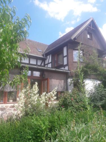 a house with a garden in front of it at Augustusgabe Barby in Barby