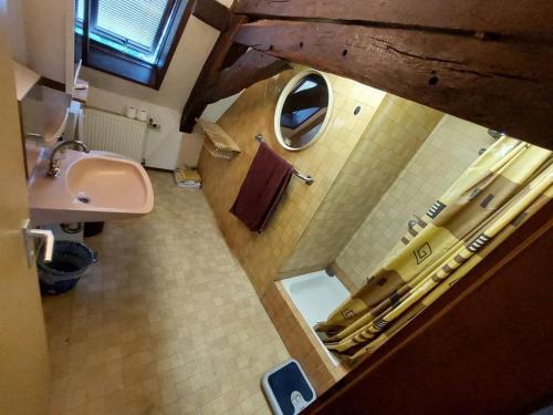 an overhead view of a bathroom with a sink and a toilet at Sunnehof in Kleines Wiesental