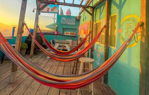 Balcone o terrazza di ITH San Diego Beach Bungalow Surf Hostel