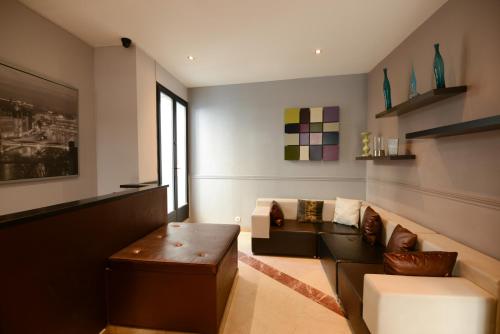 Posezení v ubytování HOTEL WATTIGNIES
