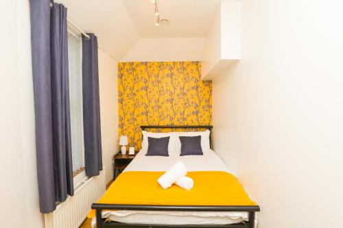 Luxe Retreat - Steps from Stadium - Pool Table, Ping Pong, Football Table photo 20