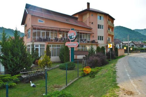 Fotografie z fotogalerie ubytování Pensiunea Bun'88 v destinaci Corbeni