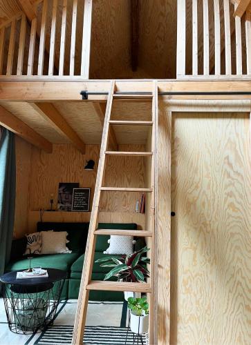 Ein Etagenbett oder Etagenbetten in einem Zimmer der Unterkunft Bayda's Tiny House