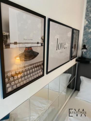 a display case with a keyboard and a love sign at Apartman EVA - Dugo Selo / Zagreb in Dugo Selo