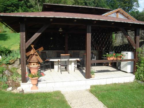 Un jardín fuera de Ubytování Na Výsluní Tanvald