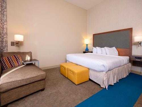 Ένα ή περισσότερα κρεβάτια σε δωμάτιο στο Quality Inn - Pratt