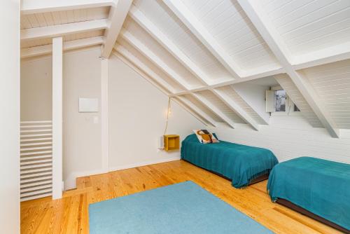 Modern, Peaceful Family Duplex near River - Lisbon