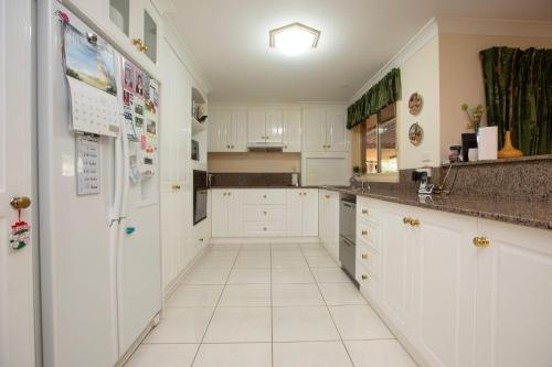 Una cocina o cocineta en Waltzing Matilda