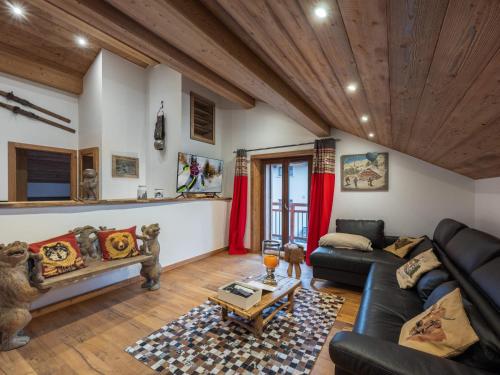 Appartement rénové au centre de Megève avec balcon et parking - FR-1-569-137