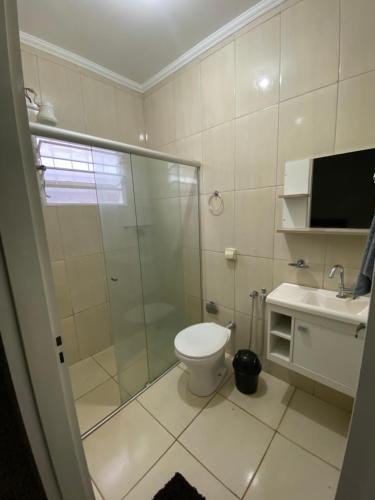 Vonios kambarys apgyvendinimo įstaigoje Casa de Temporada Ferreira