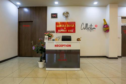 Lobbyn eller receptionsområdet på OYO Flagship Sawera Hotel & Banquet Hall