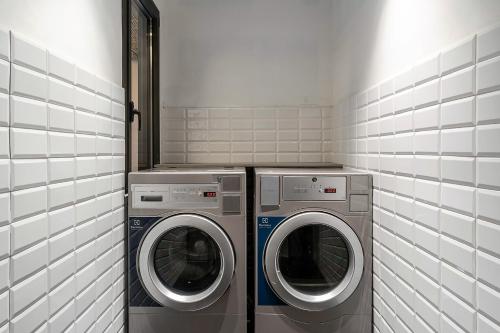 Enjoybcn Colon Apartments photo 44