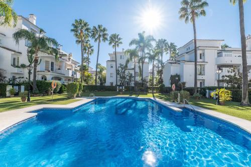 Cozy Pearl In Puerto Banus
