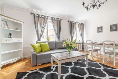 Warsaw Old Town Senatorska 7 by Noclegi Renters