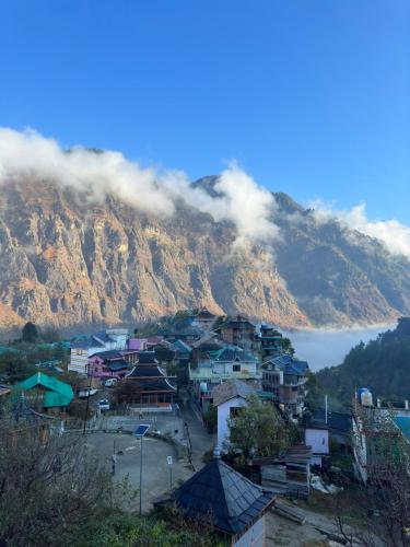 Imagen de la galería de High Spirits Homestay and Cafe, Matuera Village, Parvati Valley, en Jari