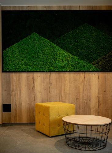 Posezení v ubytování Szlakami 5 Dolin - apartamenty obok Doliny Strążyskiej - sauna i parking GRATIS!
