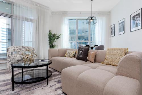 Maison Privee – Modern Urban Retreat in the Heart of Dubai Marina