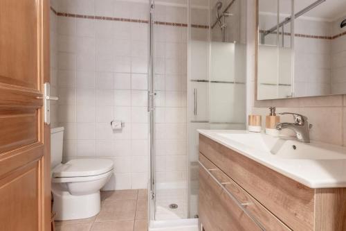 Phòng tắm tại Sapins 11 - Appartement familial - Pied des pistes - Vue sur les montagnes