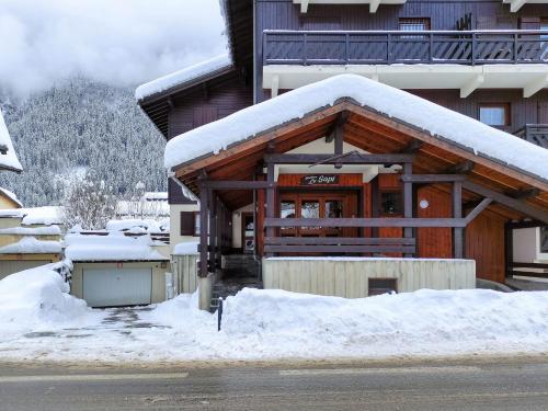 Chemin du Sapi - Private Garden - Center of Cham - MontBlanc Views