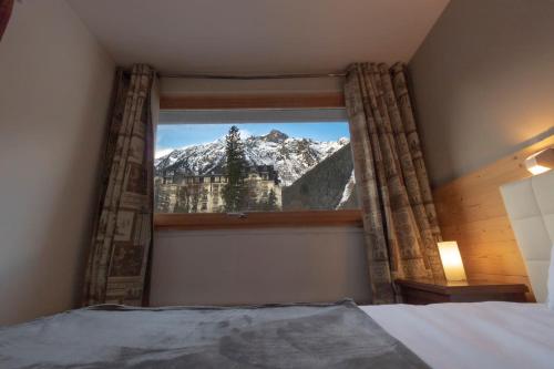 L'Outa - Center of Chamonix - Mont-Blanc view