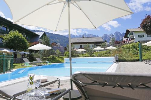 Bazén v ubytování Hotel Sommerhof nebo v jeho okolí