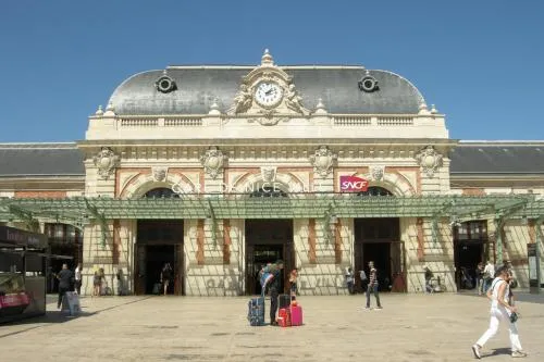 Quartier Chic l Chambres l Gare centrale l Tramway photo 11