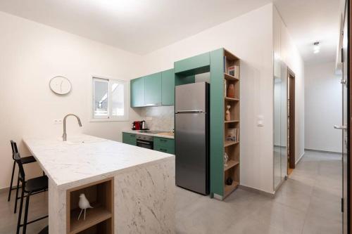Prime 3-BR Exarcheia Abode
