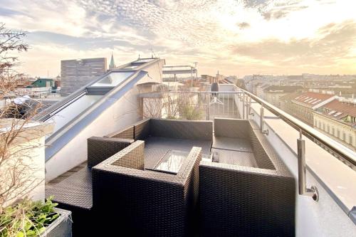 Spacious Penthouse in Favoriten