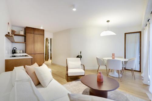 Pick A Flat's Apartment in Saint-Germain - Rue de Sèvres