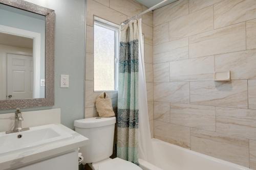 A bathroom at Pet-Friendly Cayucos Home Walk to Public Beach!