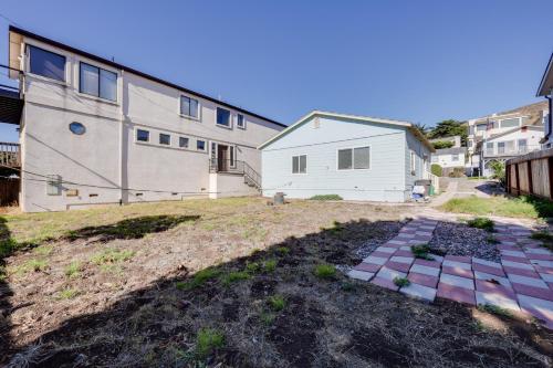 an empty yard in front of a house at Pet-Friendly Cayucos Home Walk to Public Beach! in Cayucos