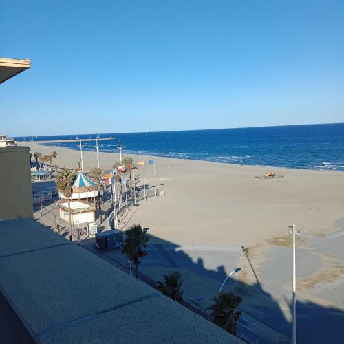 Appartement T2 face Mer, moderne, clim, parking 4NOUM6