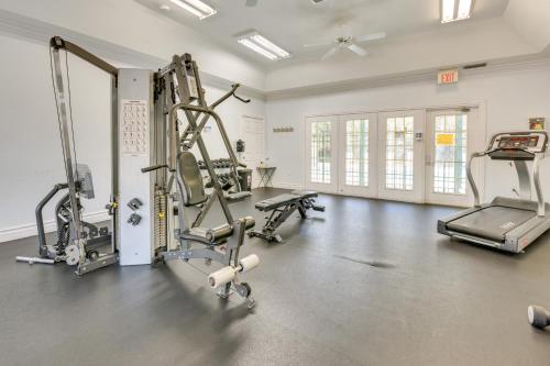 Winter Getaway: Destin Condo by Golf & Dining photo 7