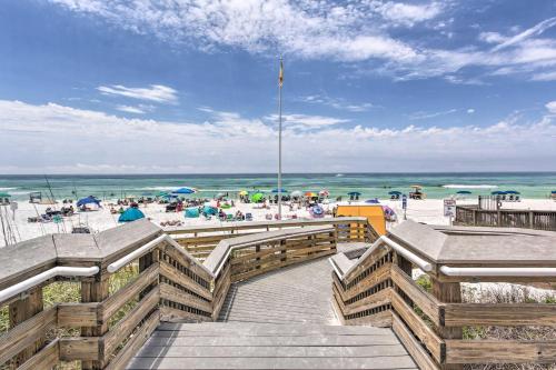 Winter Getaway: Destin Condo by Golf & Dining photo 30