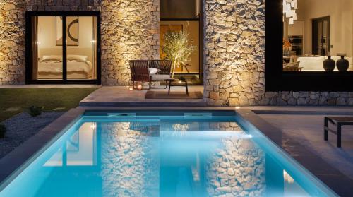 Πισίνα στο ή κοντά στο Villa Ulmus near Motovun for 6 people with heated pool & jacuzzi