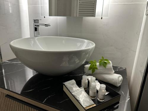 Jacuzzi Luxury Apartment in the Town Centre photo 18