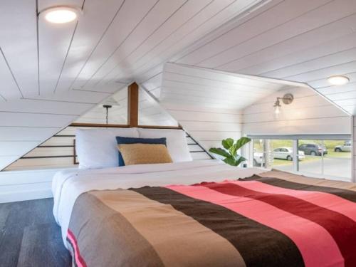 Легло или легла в стая в Tranquil Redwood Retreat