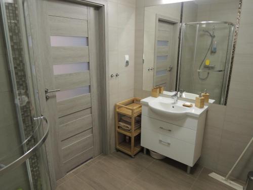Ett badrum på Apartament Polanki Kołobrzeg