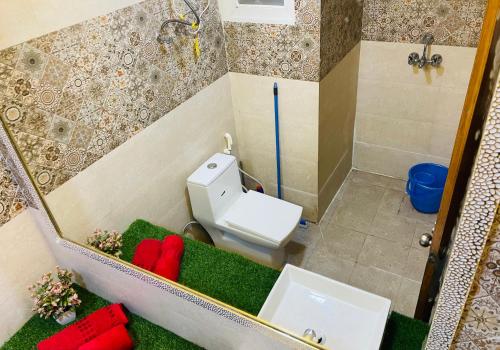 Un baño de Serene Stay India