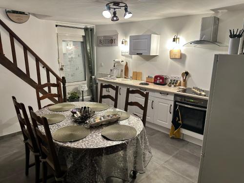 Una cocina o cocineta en Le refuge de babeth