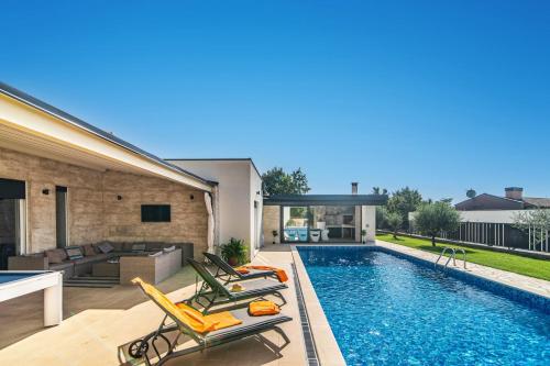 Villa Desiree by Villa Plus – Photos 2
