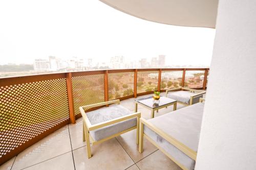 Μπαλκόνι ή βεράντα στο ROYAL ANFA PARK SUITE-BY AYLA STAY