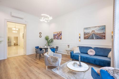 Luxurious Central Grand Home w/ 3BEDRM 2BATHRM 1067 Budapest, 33 Teréz körút kép - 3
