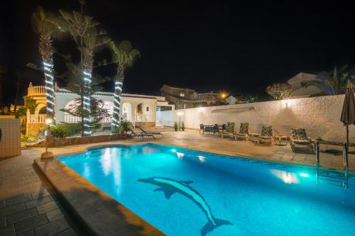 Casa Blanca la Villa Grande - SWIMMING POOL - JACUZZI XXL - BEACH 2,4km - AIRPORT 9 km - CENTER 0,8km