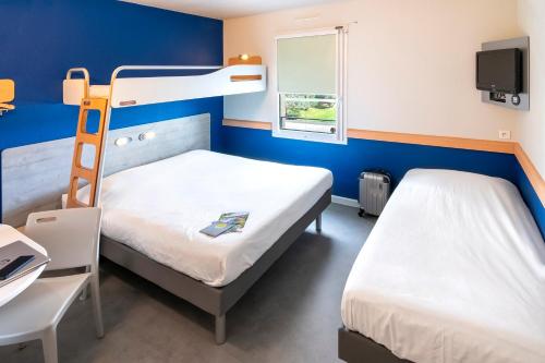 Katil atau katil-katil dalam bilik di ibis budget Saint-Maximin