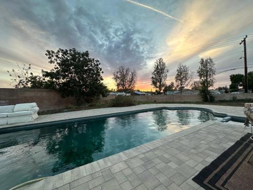 Pool Sunny Kitchen King Beds 3 Bdrm – Photos 2
