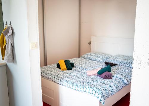 Posteľ alebo postele v izbe v ubytovaní ZAGREB HOUSE MEDVEŠČINA/WITH POOL