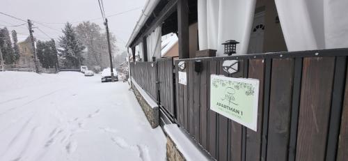 Lugas Apartman Miskolctapolca 2 hálószoba Dézsa és Jakuzzi közel a Barlangfürdőhöz im Winter