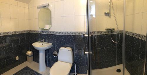 Ένα μπάνιο στο Riia Villa